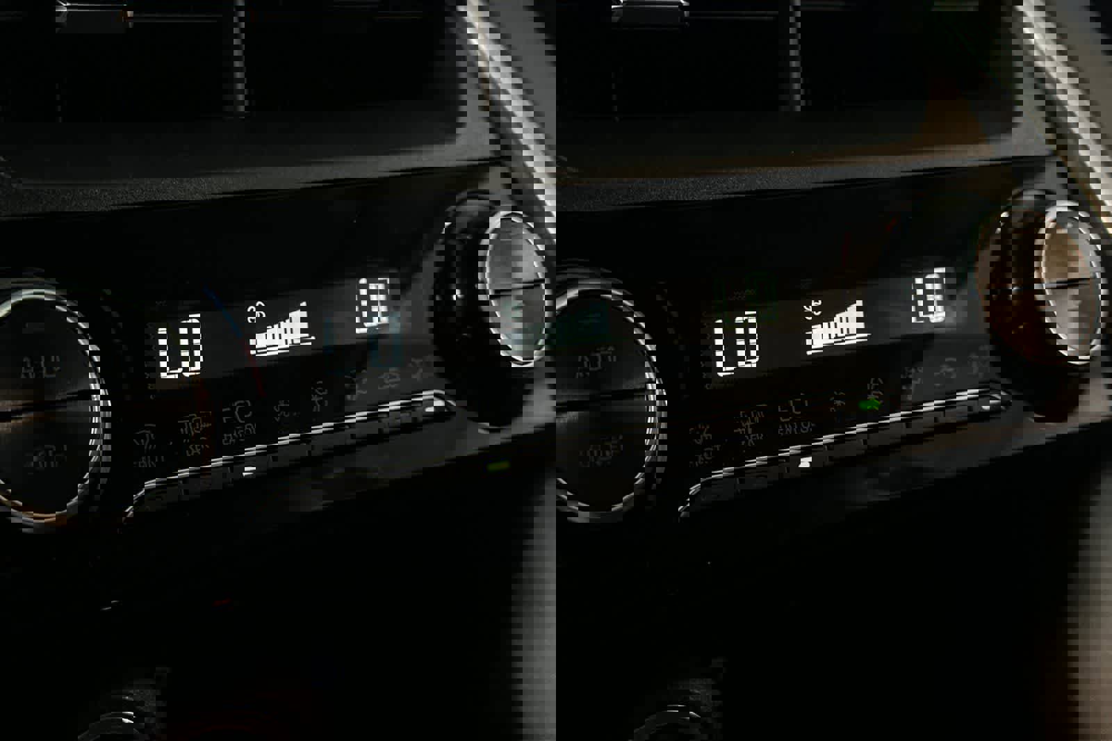 Used 2024 Toyota Venza LE image 22