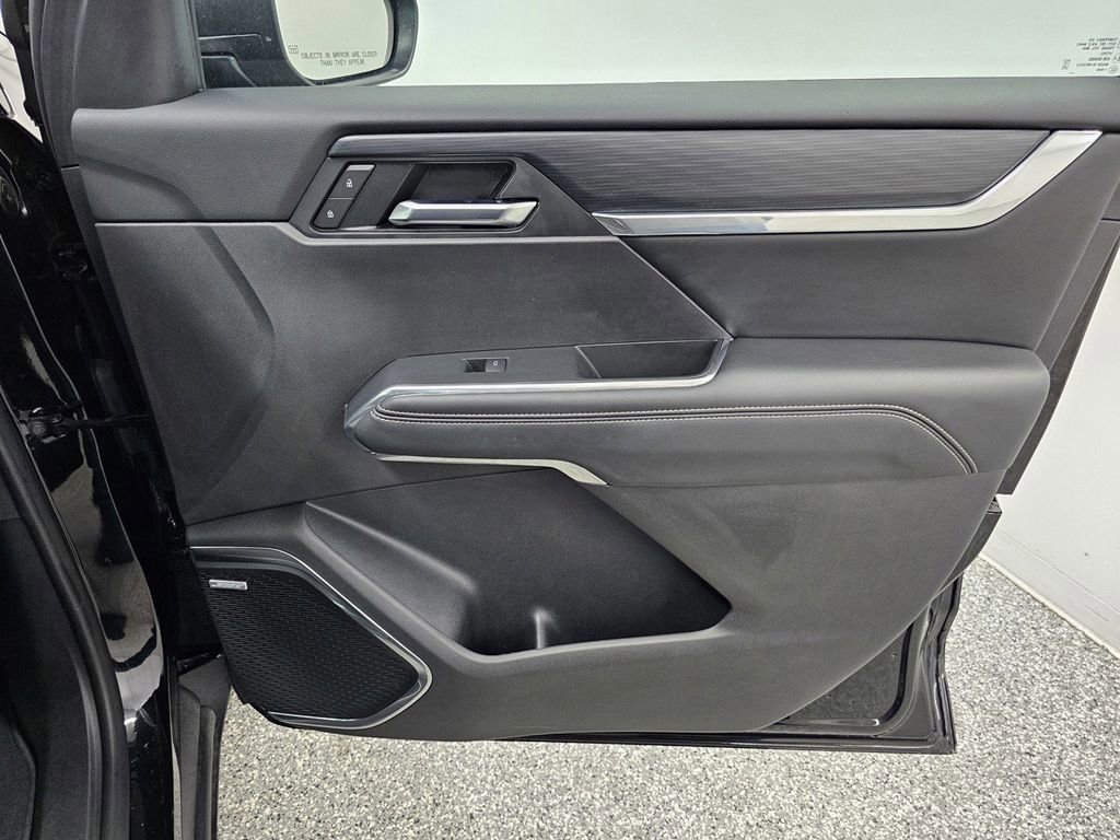 Used 2025 GMC Acadia Elevation image 22