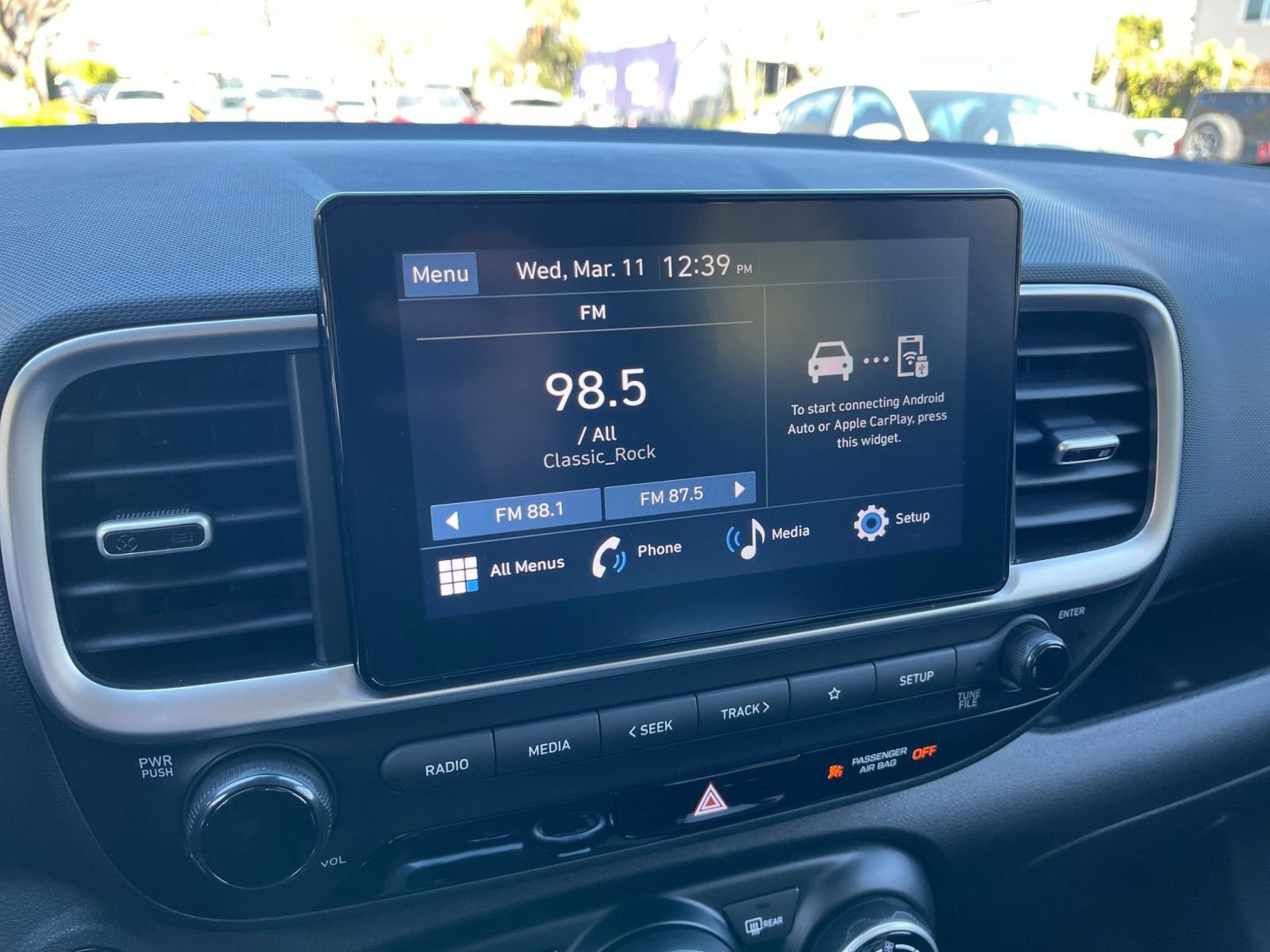 Used 2025 Hyundai Venue SEL image 20