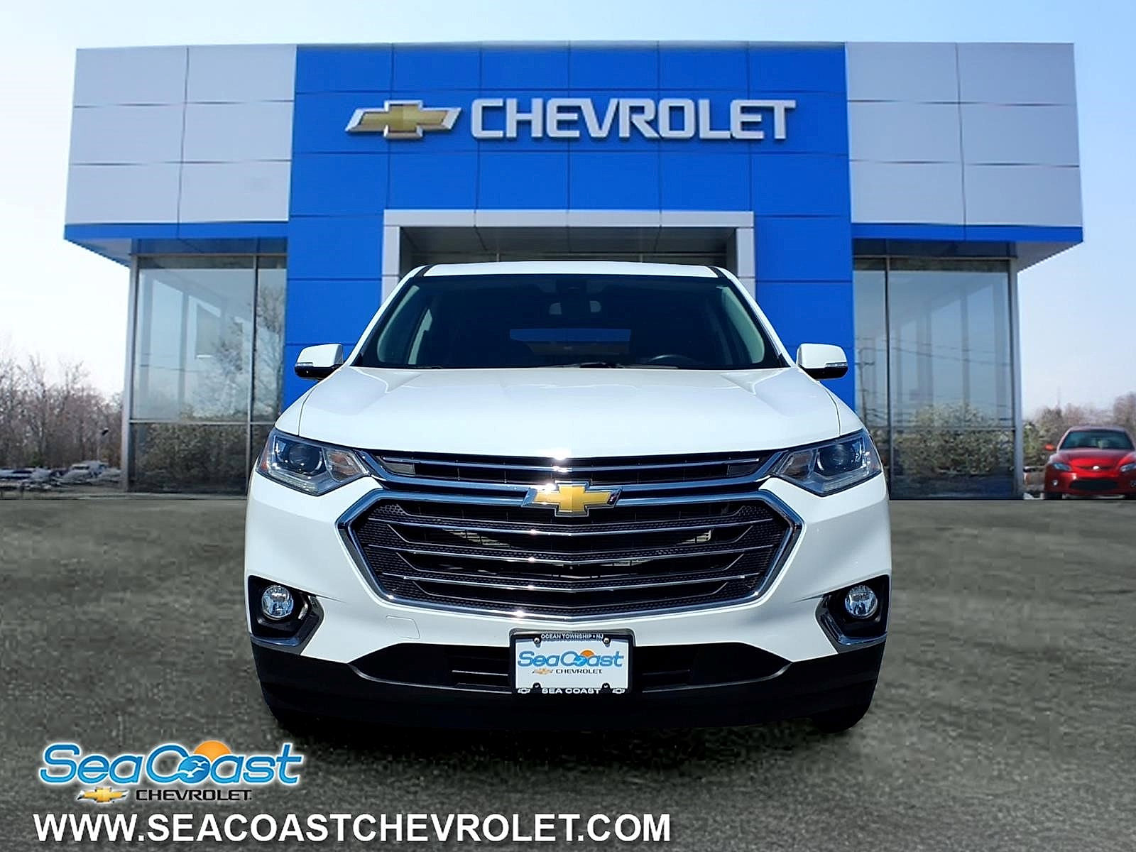 Certified 2020 Chevrolet Traverse LT w/ Driver Confidence II Package image 2