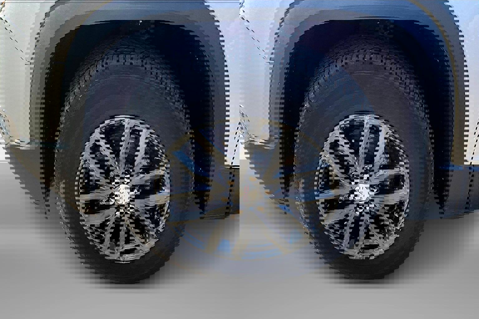 Used 2018 GMC Acadia SLT image 9