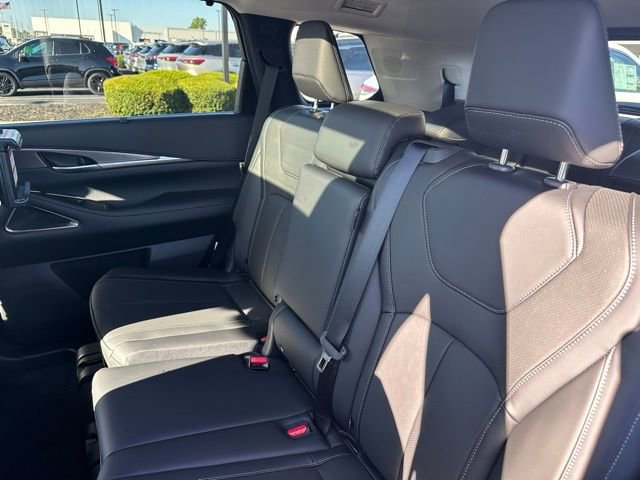New 2026 INFINITI QX60 Luxe image 32