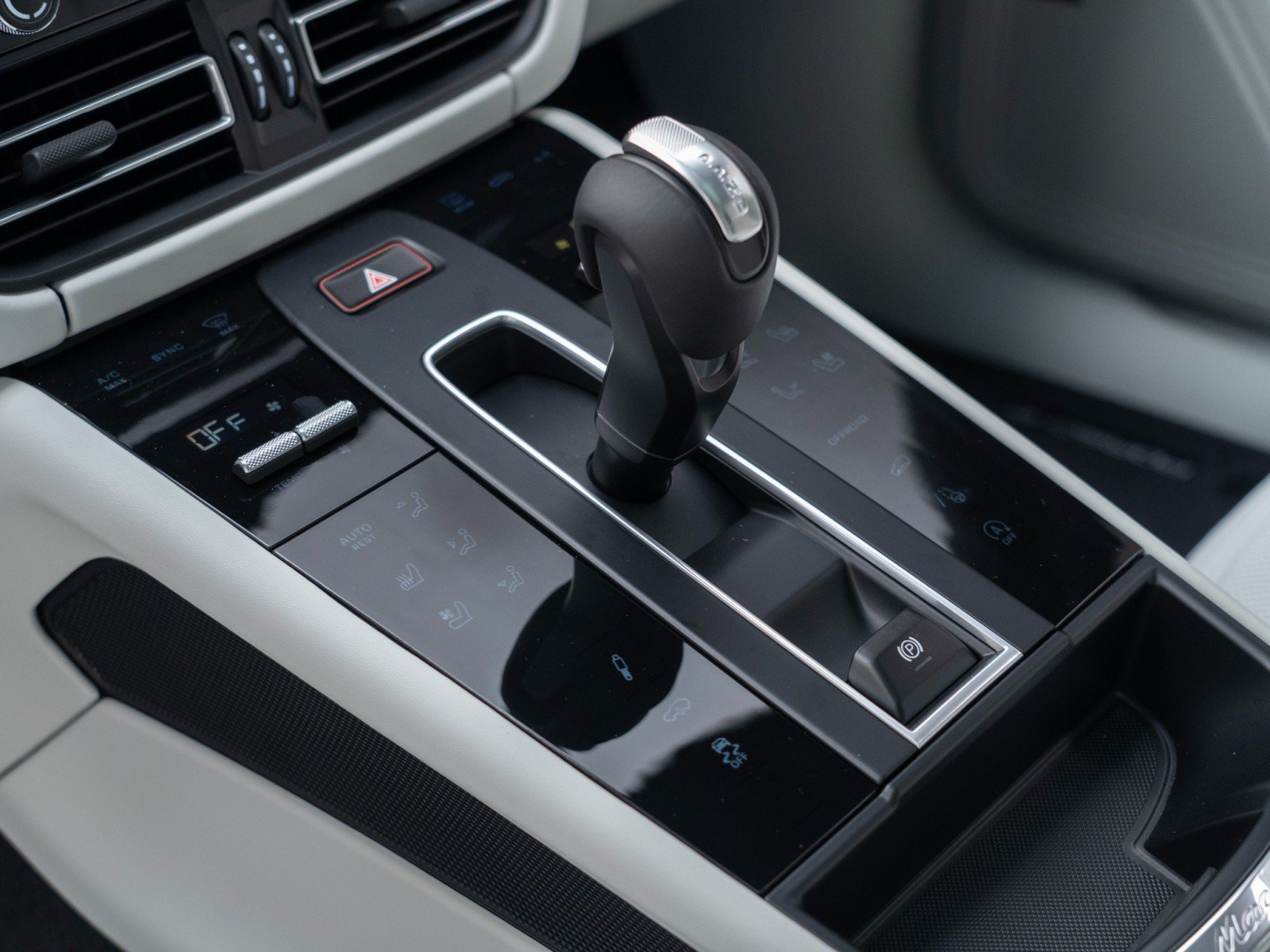 New 2026 Porsche Macan S AWD/4WD image 27
