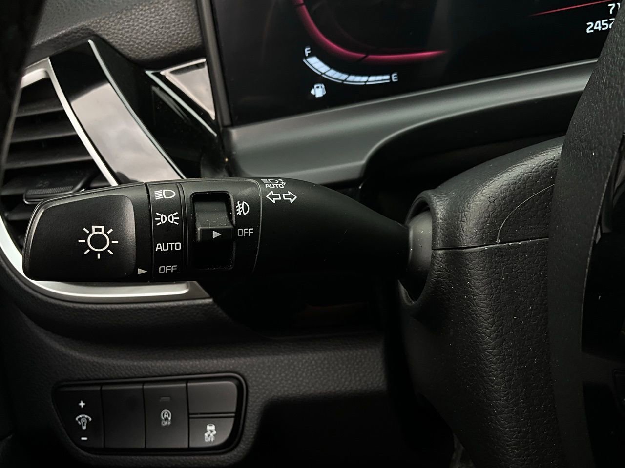 Used 2025 Kia Seltos S image 35