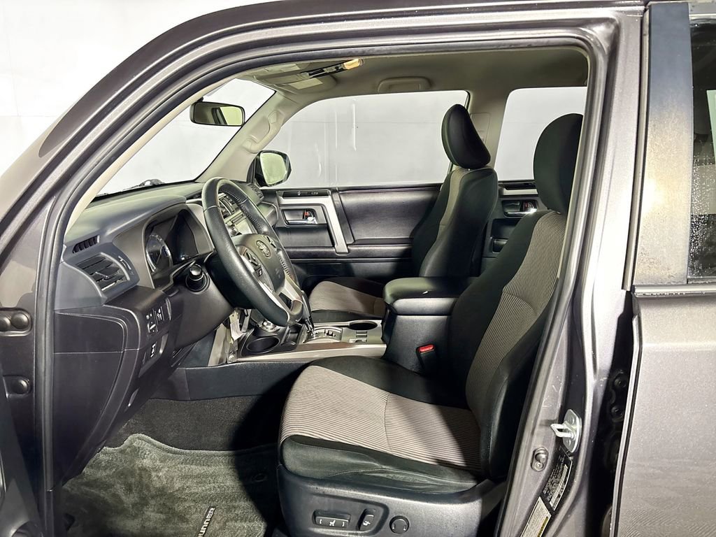 Used 2016 Toyota 4Runner SR5 image 11