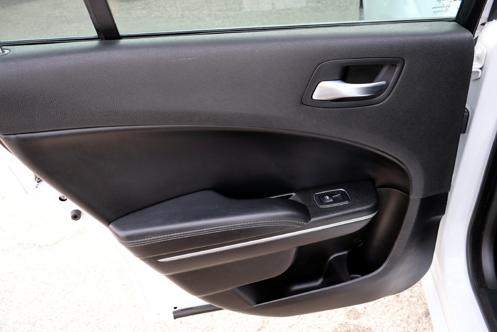 Used 2022 Dodge Charger SXT w/ Leather Interior Group RWD image 11