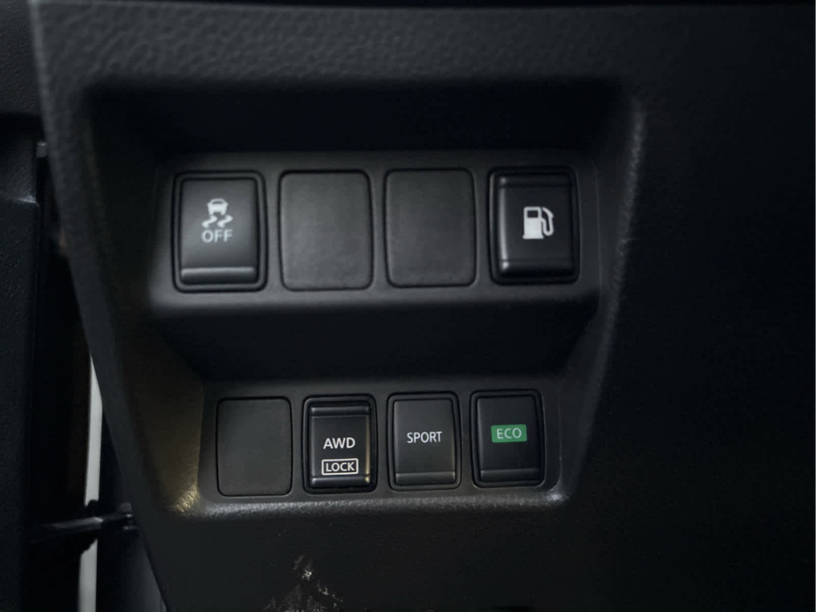 Used 2018 Nissan Rogue S image 28