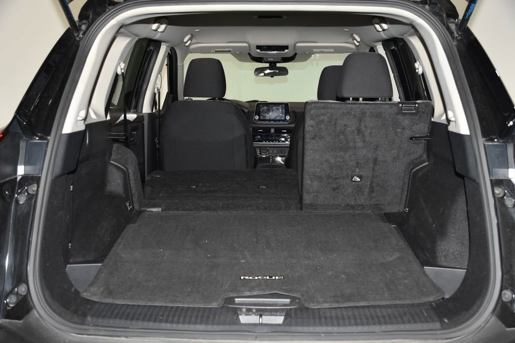 Used 2023 Nissan Rogue SV image 29