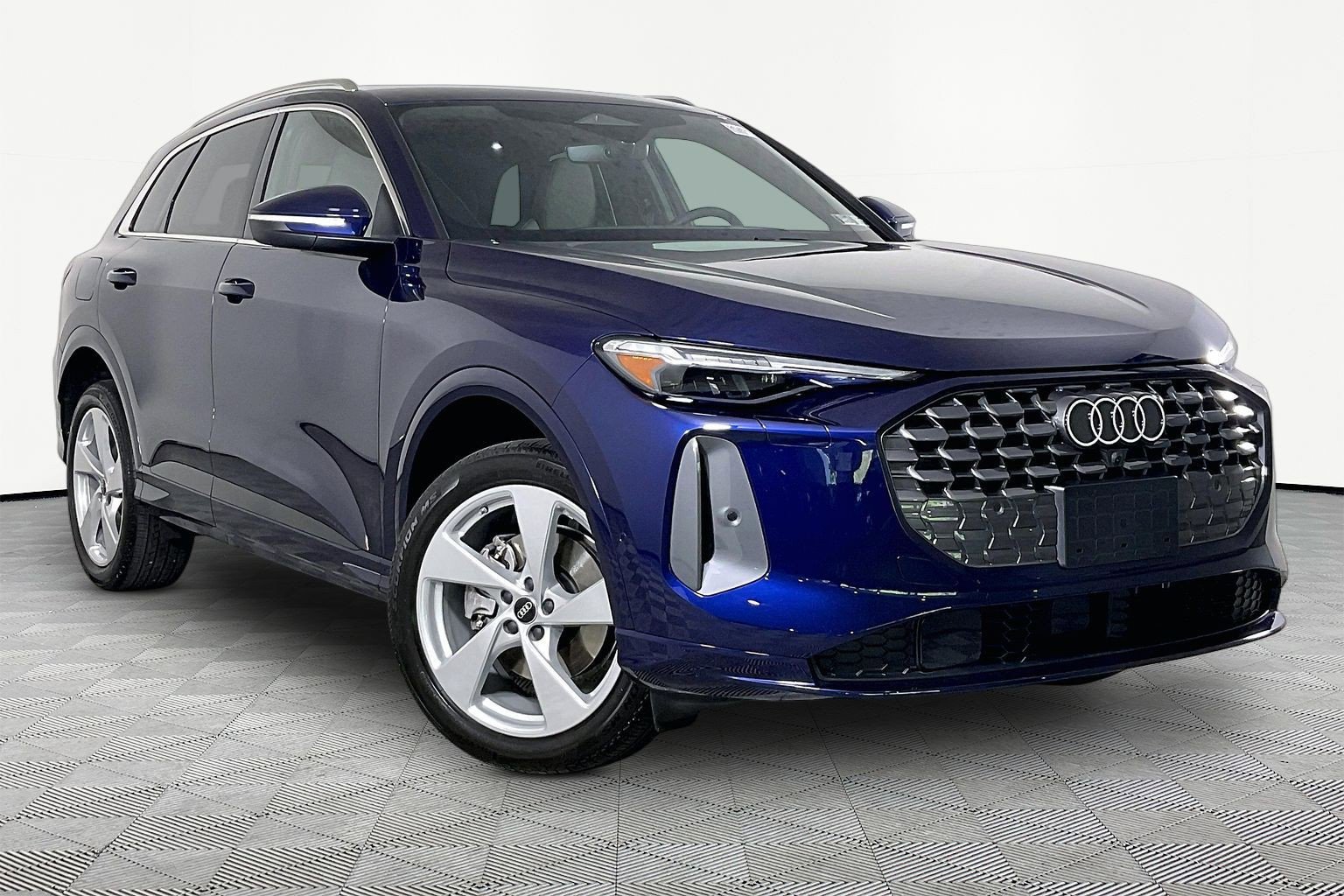 Used 2025 Audi Q5 Premium Plus AWD/4WD image 4