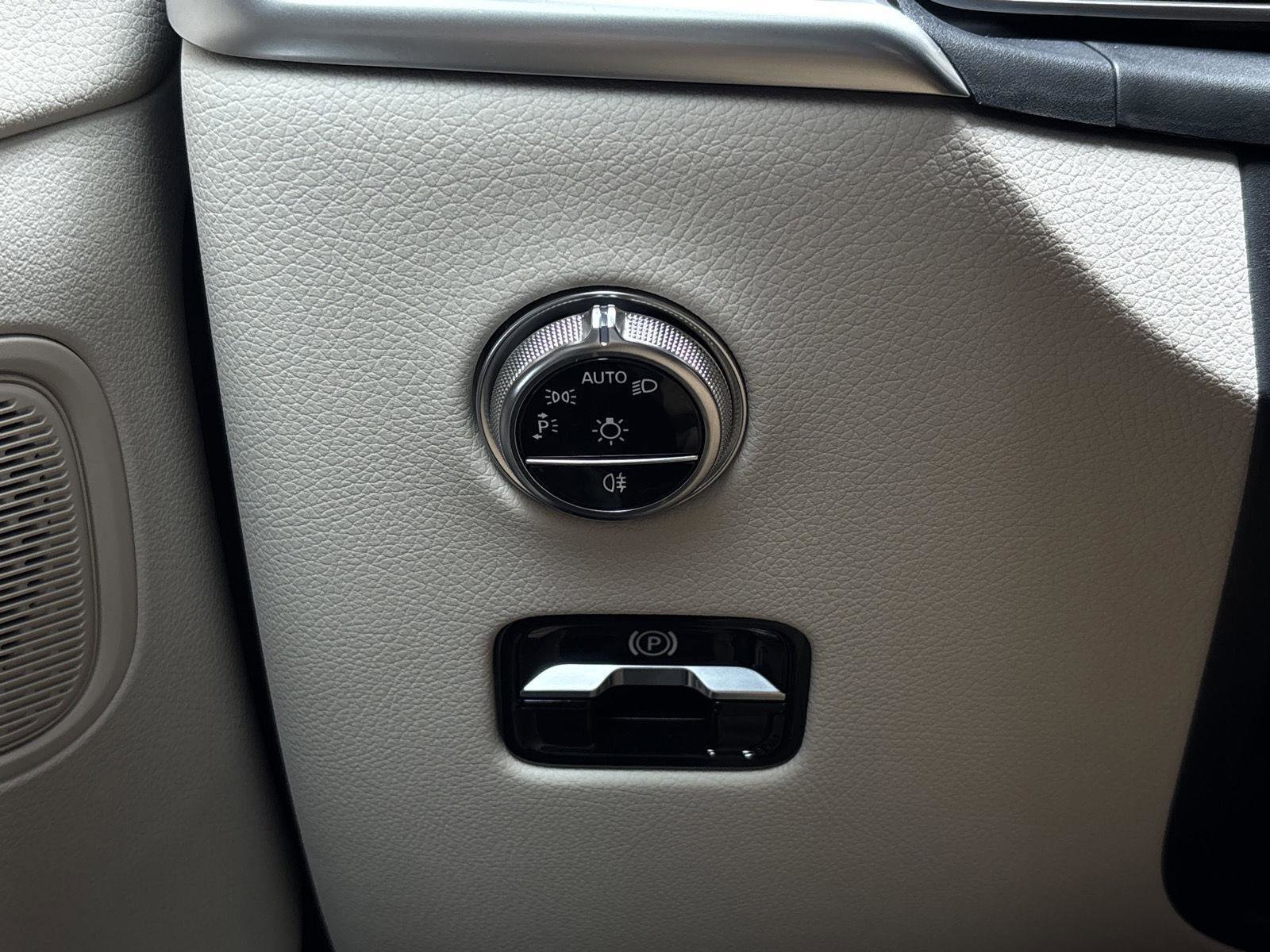 Used 2023 Mercedes-Benz GLC 300 4MATIC image 22