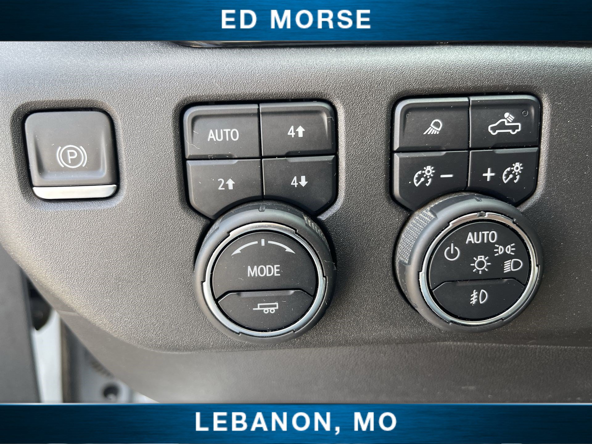 Used 2023 Chevrolet Silverado 1500 LTZ w/ LTZ Convenience Package II AWD/4WD image 17