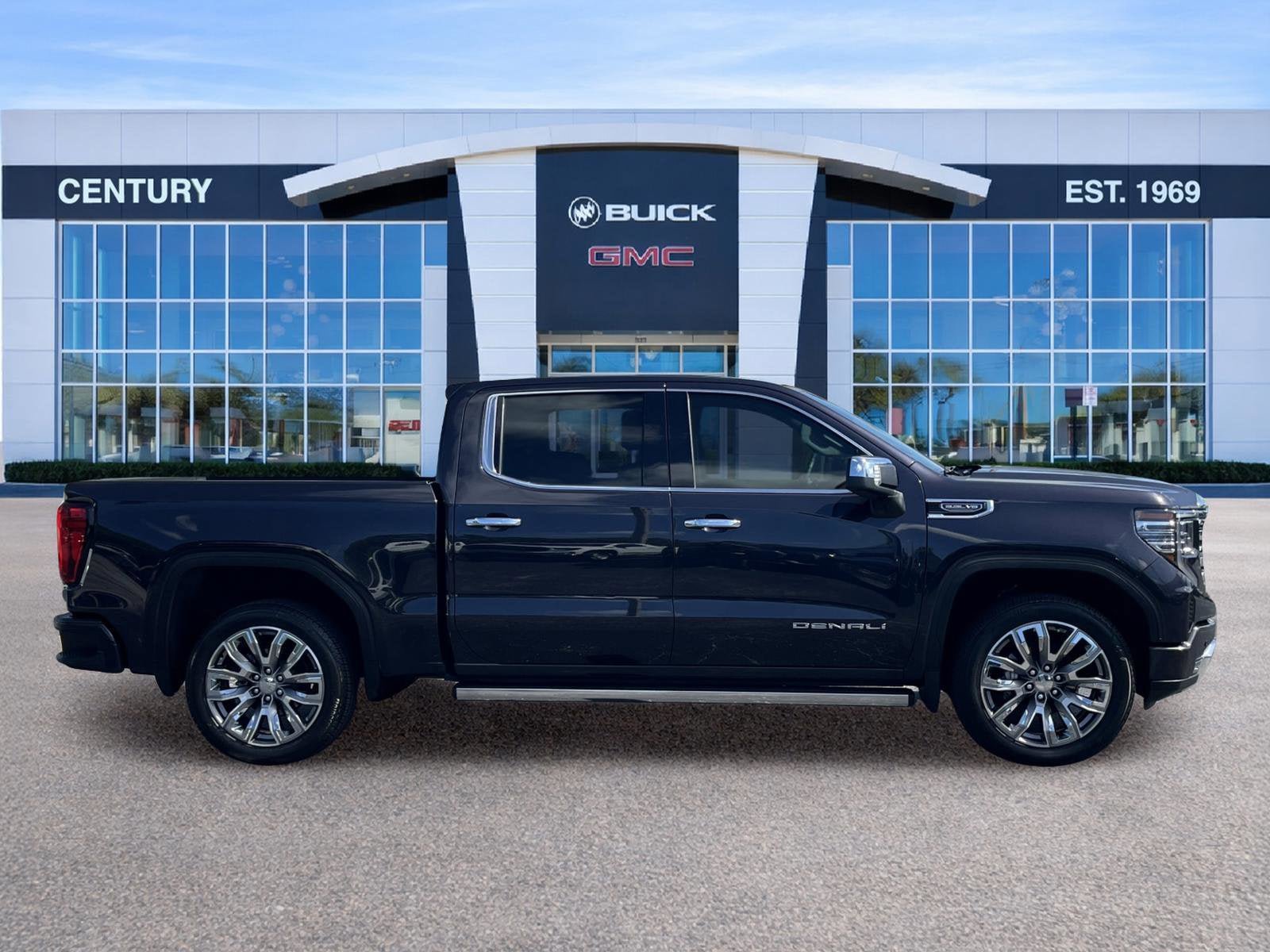 Used 2025 GMC Sierra 1500 Denali w/ Denali Reserve Package AWD/4WD video 2