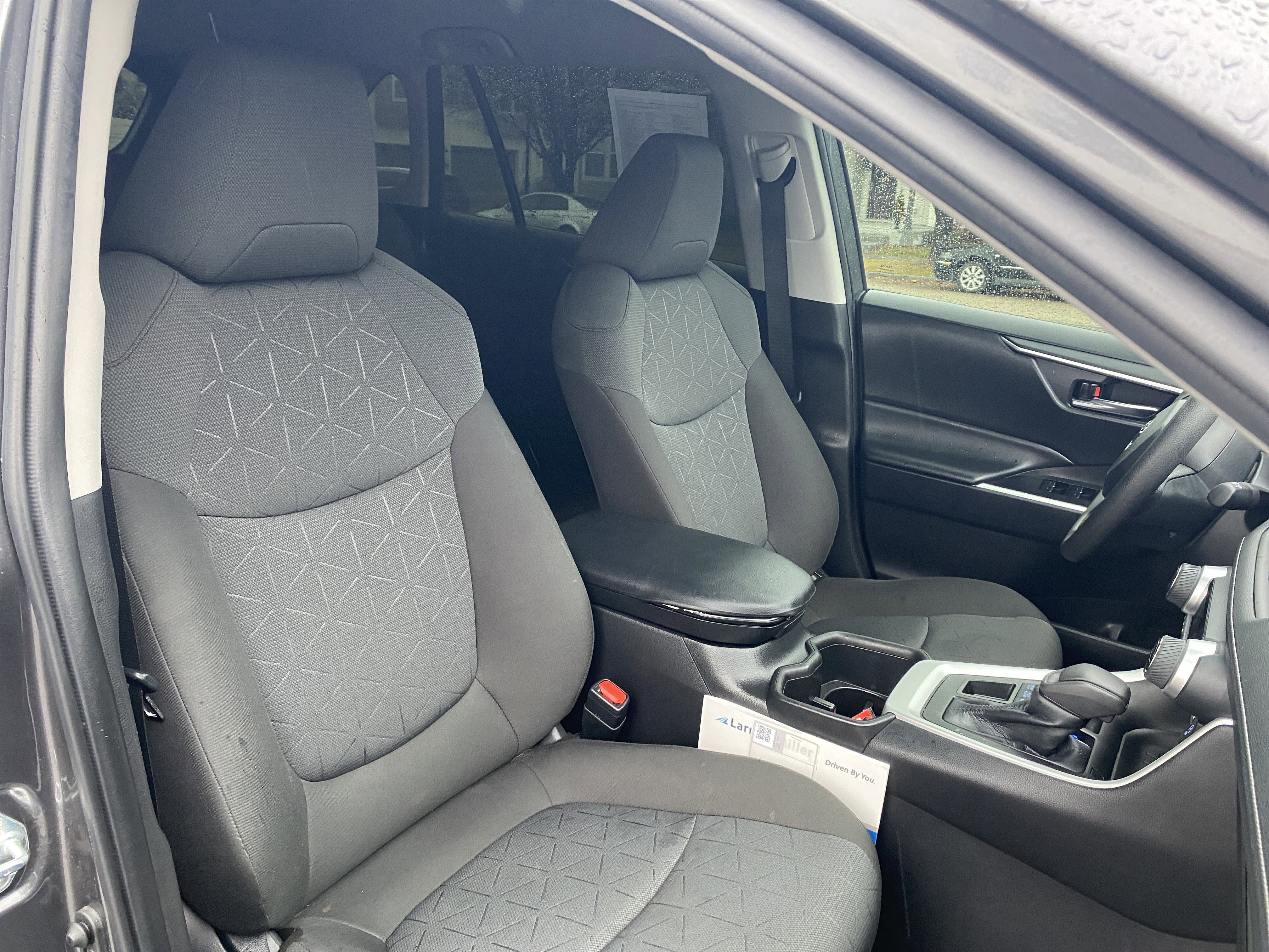 Used 2022 Toyota RAV4 XLE image 21