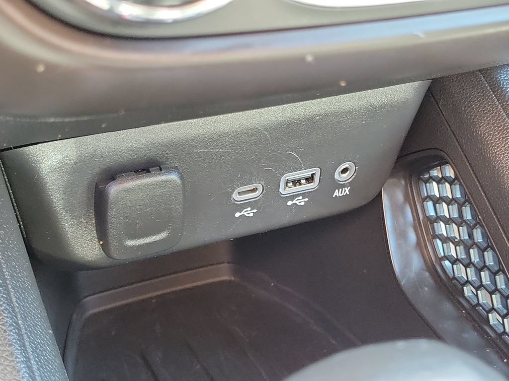 Used 2023 Chevrolet TrailBlazer ACTIV w/ Convenience Package FWD image 11