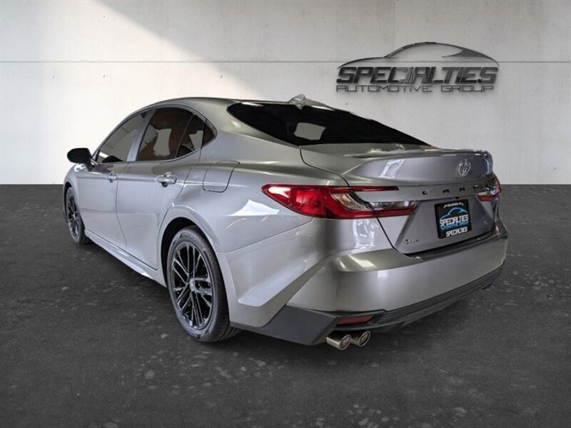 Used 2025 Toyota Camry SE w/ Convenience Package FWD image 8