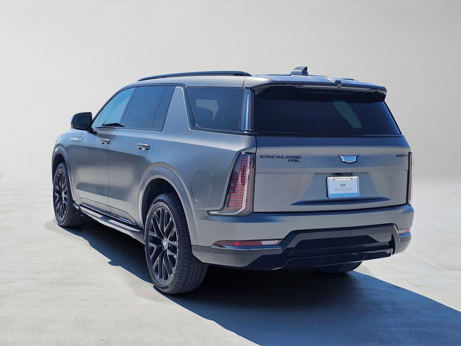 New 2026 Cadillac Escalade IQL Sport 2 w/ LPO, ONYX Package AWD/4WD image 5