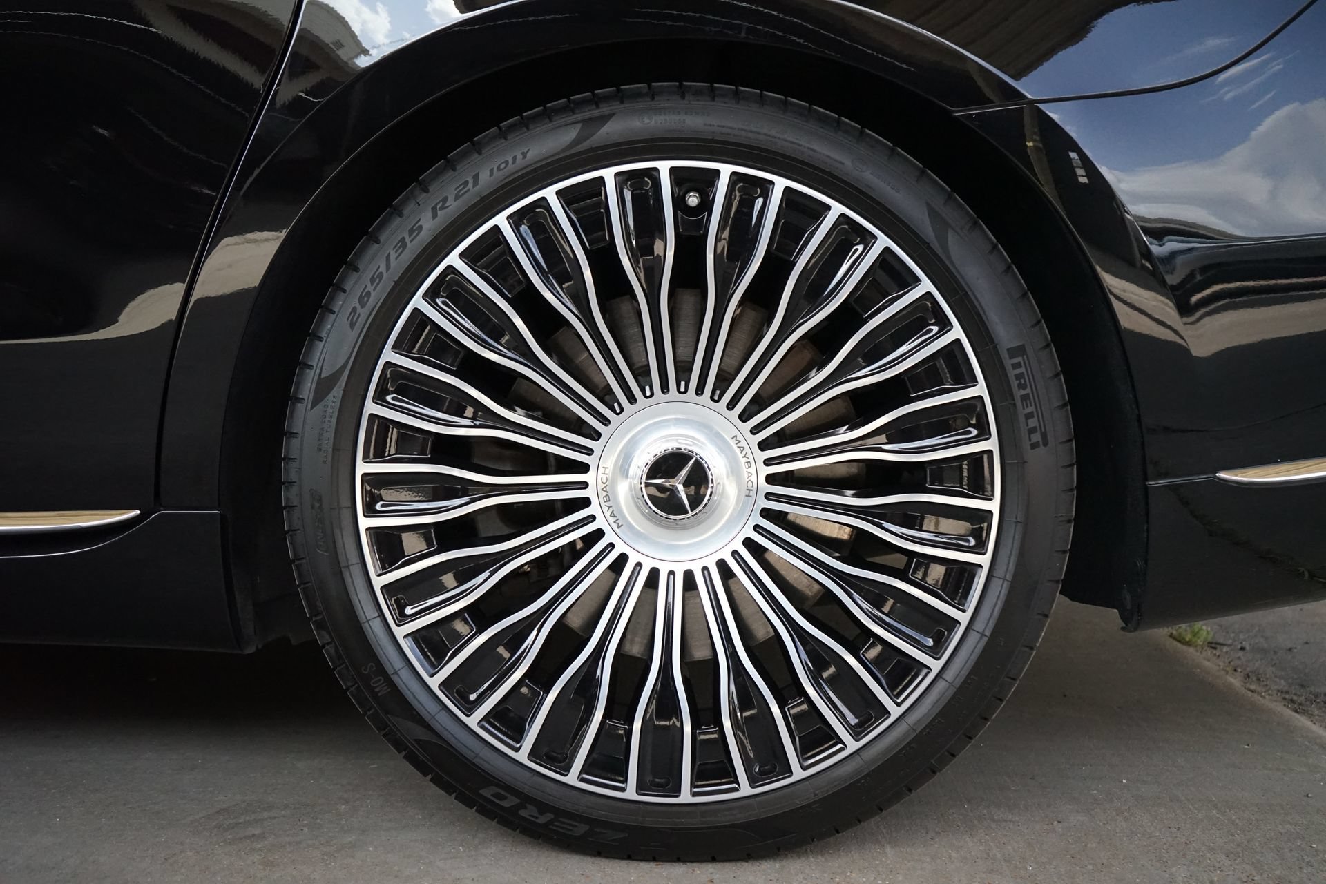 Used 2024 Mercedes-Benz Maybach S 580 4MATIC image 40