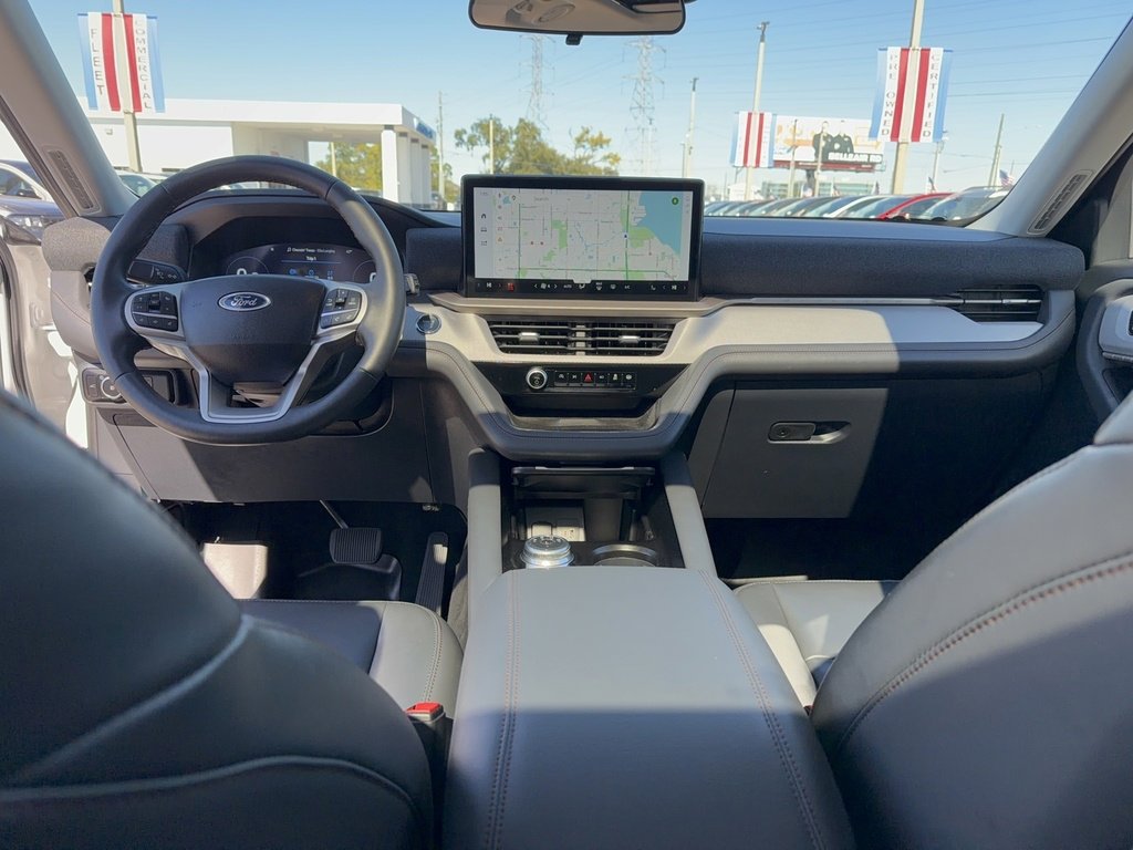 Certified 2025 Ford Explorer Active w/ Active Comfort Package image 30