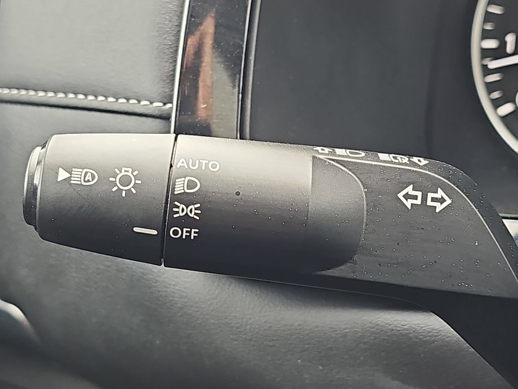 Used 2025 Nissan Pathfinder SL w/ SL Premium Package image 31