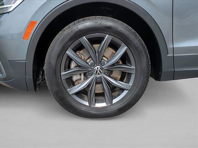 Used 2022 Volkswagen Tiguan SE image 28