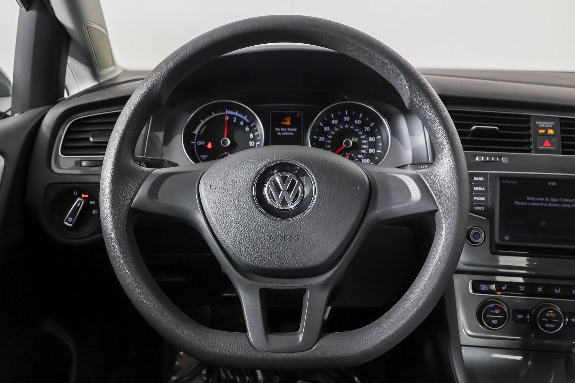 Used 2016 Volkswagen e-Golf SE w/ DC Fast Charging Package FWD image 26
