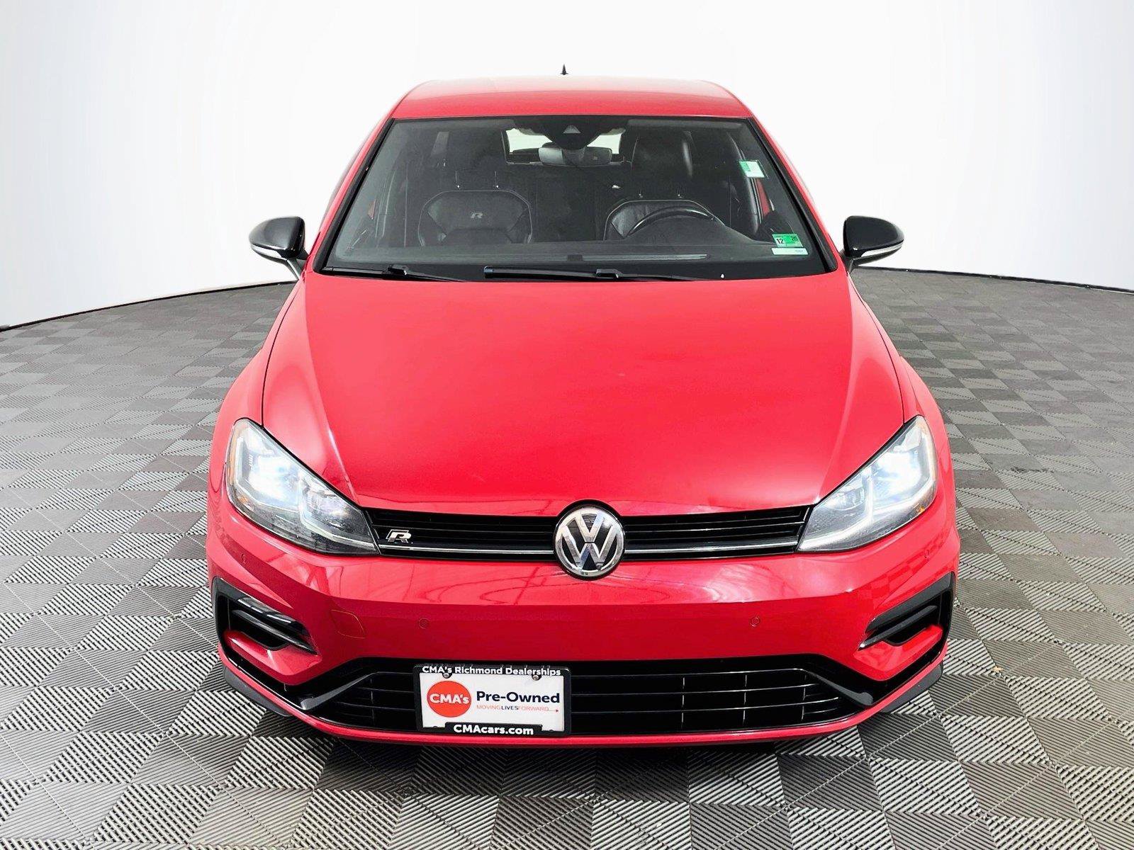 Used 2018 Volkswagen Golf 4-Door AWD/4WD image 2