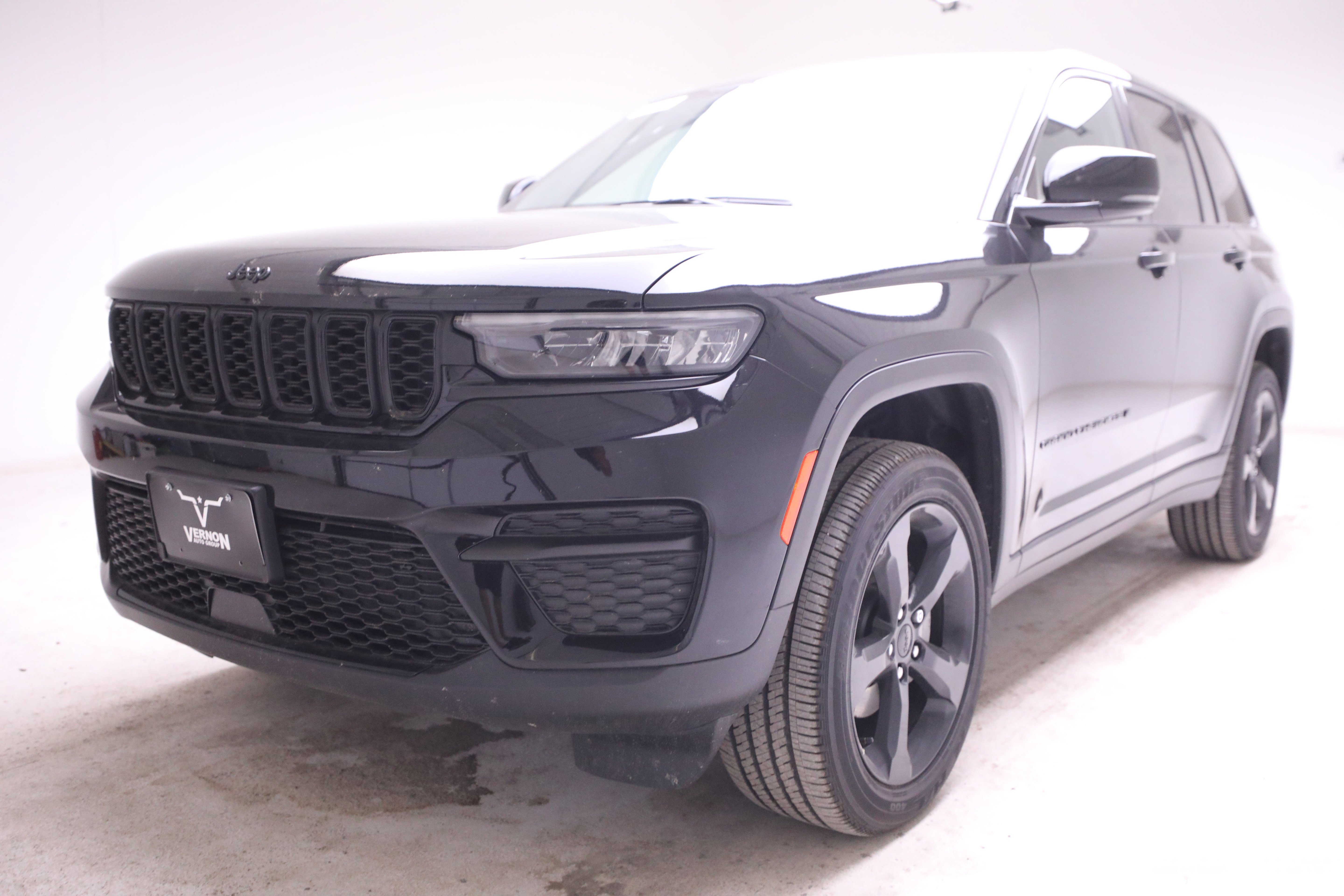 New 2025 Jeep Grand Cherokee Altitude