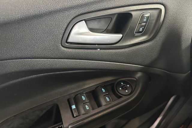 Used 2017 Ford Escape SE image 12