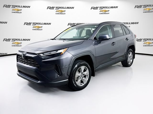 Used 2024 Toyota RAV4 XLE w/ Convenience Package FWD image 3