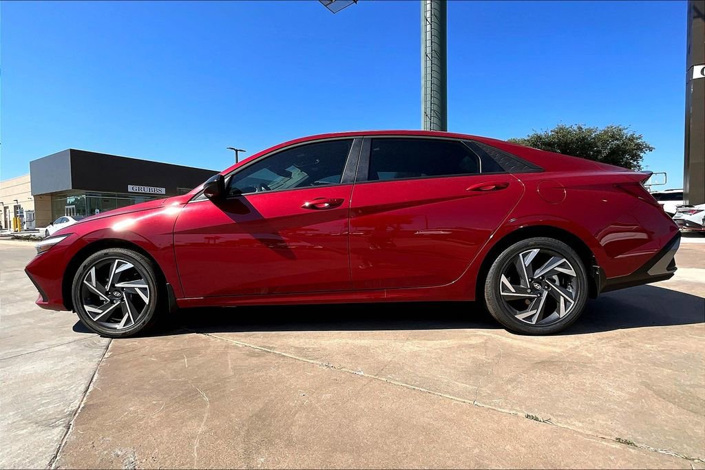 New 2025 Hyundai Elantra SEL image 15