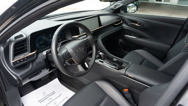 Used 2025 Toyota Crown Signia w/ Advanced Technology Package AWD/4WD image 11