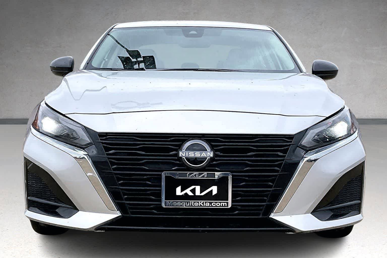 Used 2024 Nissan Altima 2.5 SV FWD image 6