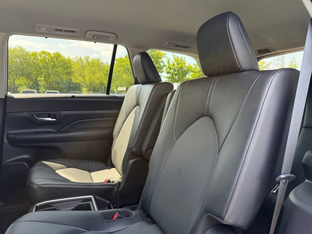 Used 2025 Toyota Grand Highlander AWD image 41