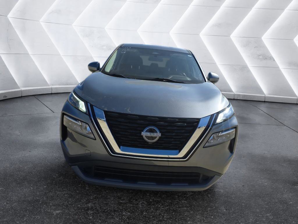 Used 2023 Nissan Rogue SV FWD image 2