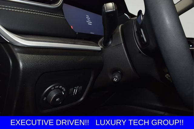Used 2023 Jeep Grand Cherokee L Limited w/ Luxury Tech Group II AWD/4WD image 23
