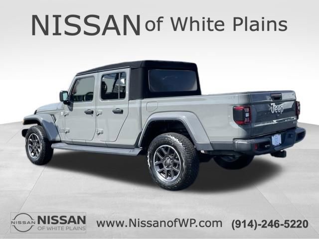 Used 2022 Jeep Gladiator Overland w/ Cold Weather Group AWD/4WD image 5