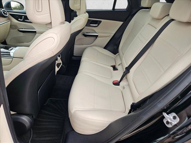 Used 2024 Mercedes-Benz GLC 300 4MATIC image 18