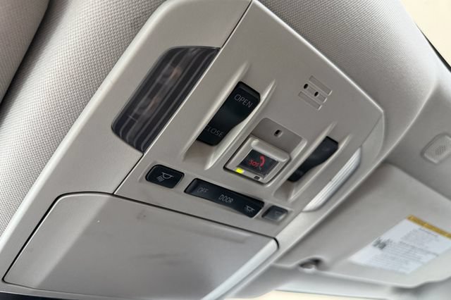 Used 2023 Toyota Highlander XLE FWD image 21