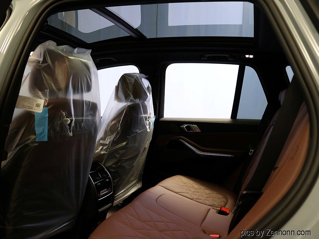 New 2026 BMW X5 xDrive50e w/ M Sport Package AWD/4WD image 14