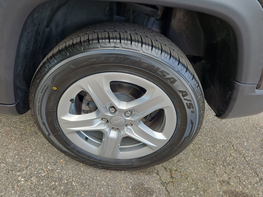 Used 2023 Jeep Compass Sport AWD/4WD image 29