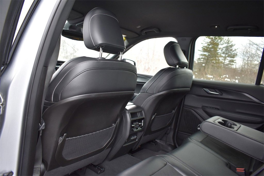 Used 2024 Jeep Grand Cherokee Altitude image 30