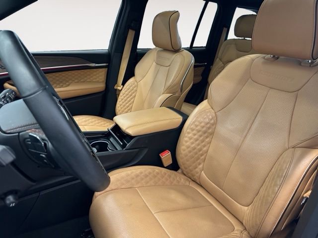 Used 2024 Jeep Grand Cherokee Summit w/ Luxury Tech Group V image 11