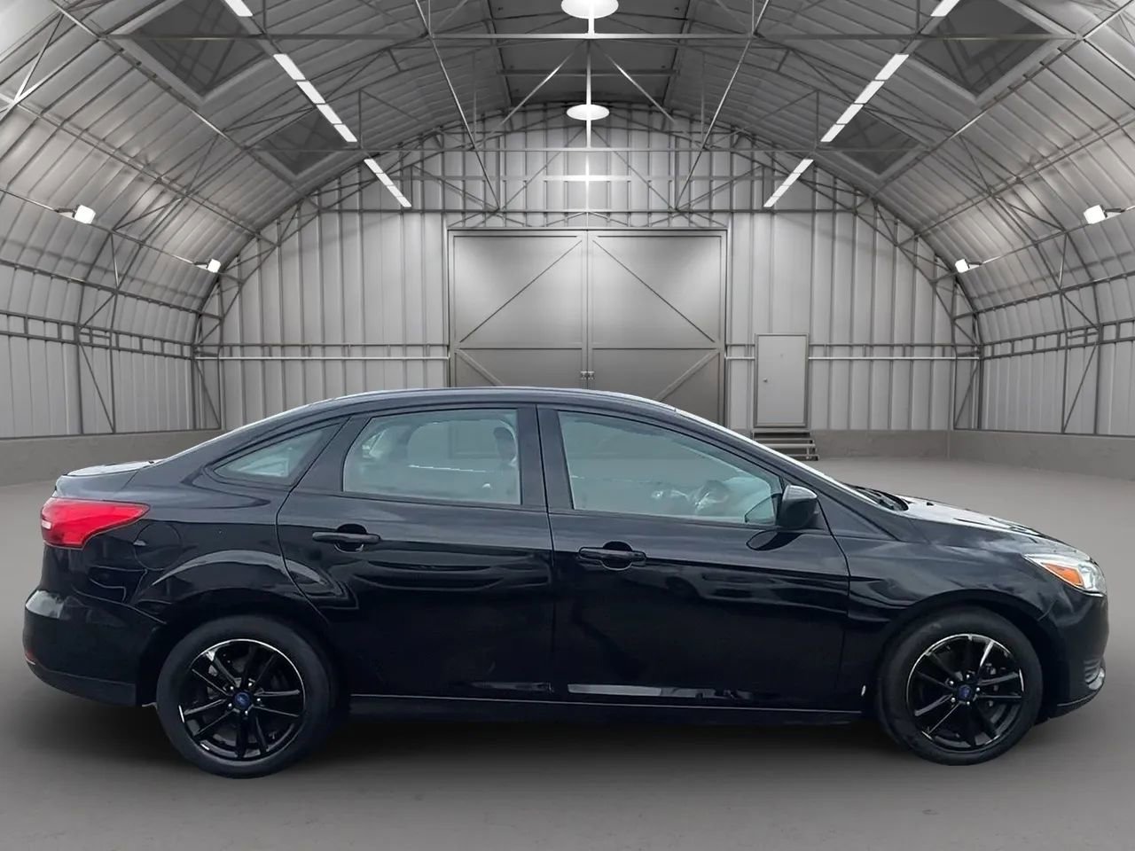 Used 2018 Ford Focus SE FWD image 6