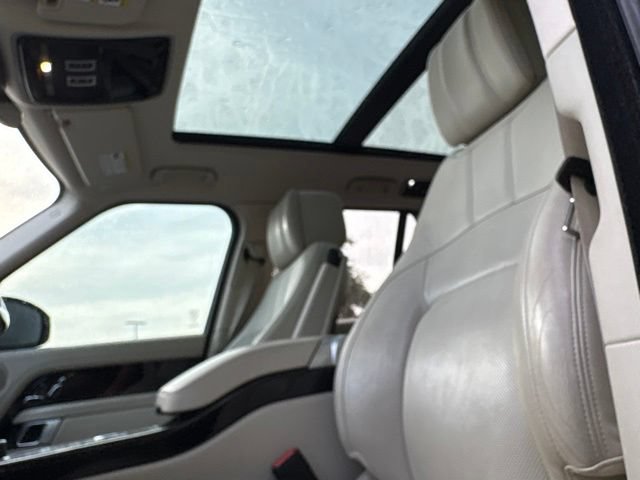 Used 2018 Land Rover Range Rover HSE AWD/4WD image 3