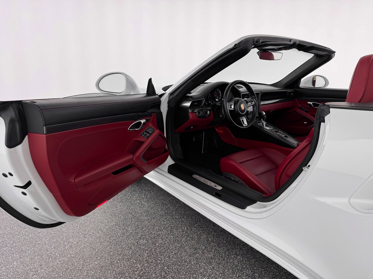 Used 2019 Porsche 911 Turbo S image 12