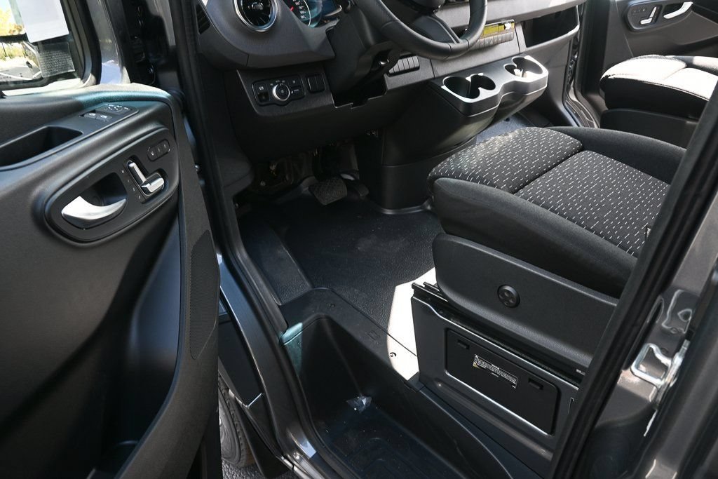Used 2026 Mercedes-Benz Sprinter 2500 image 7