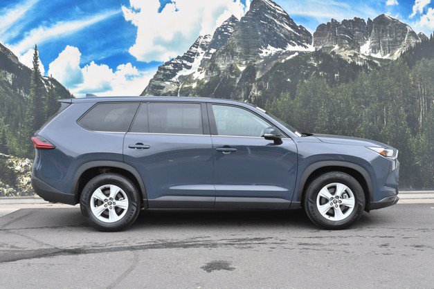 Certified 2025 Toyota Grand Highlander AWD image 2