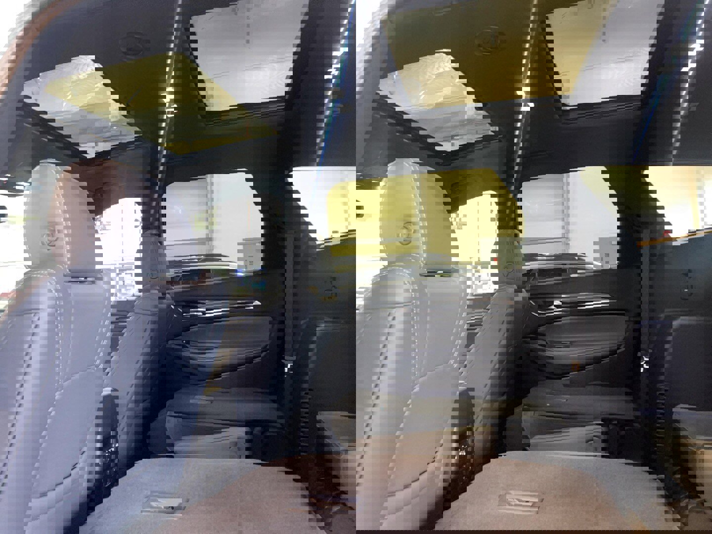 Used 2022 Buick Enclave Essence w/ Experience Buick Package image 18