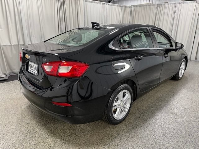 Used 2018 Chevrolet Cruze LT w/ Convenience Package FWD image 4