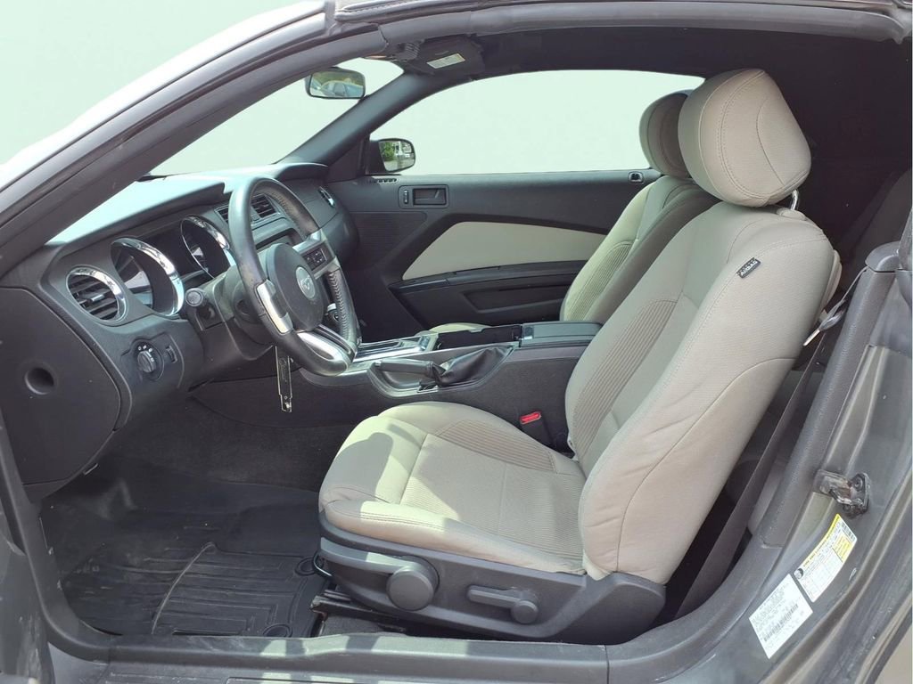 Used 2014 Ford Mustang Convertible RWD image 11